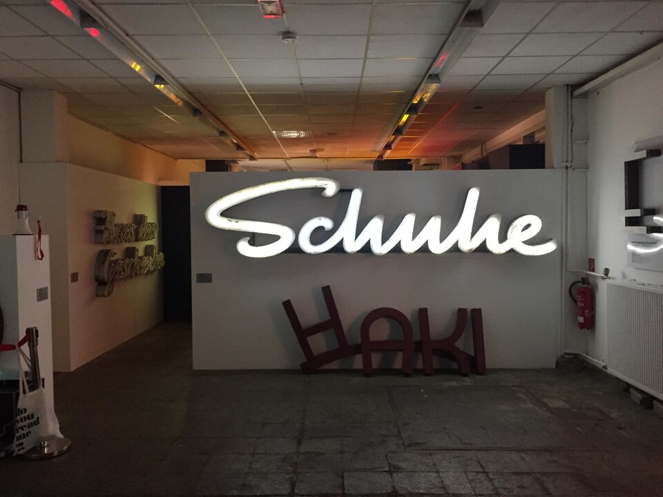 3D Letters and Lightbox Signs